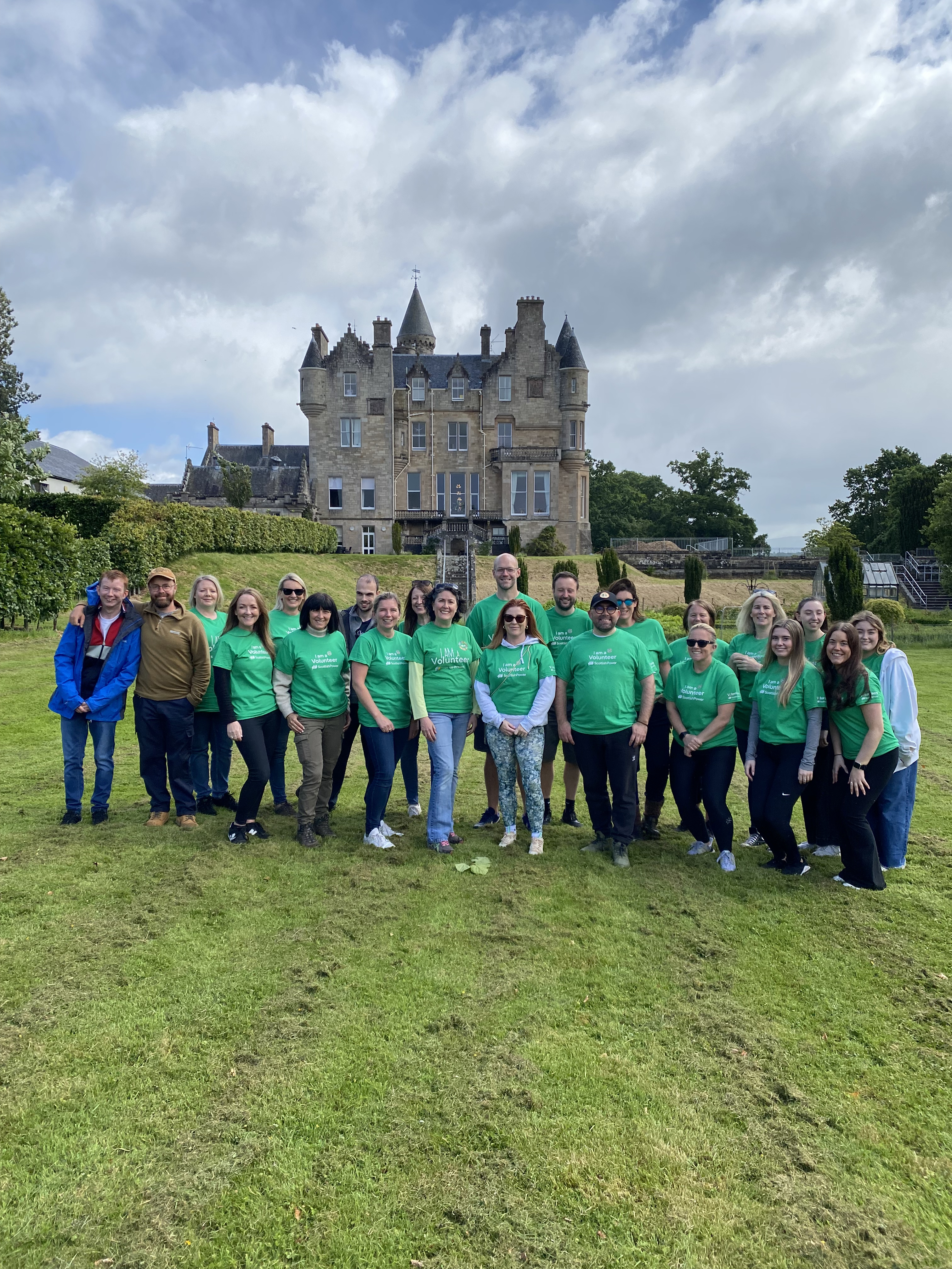 volunteers_garden_opening_2024